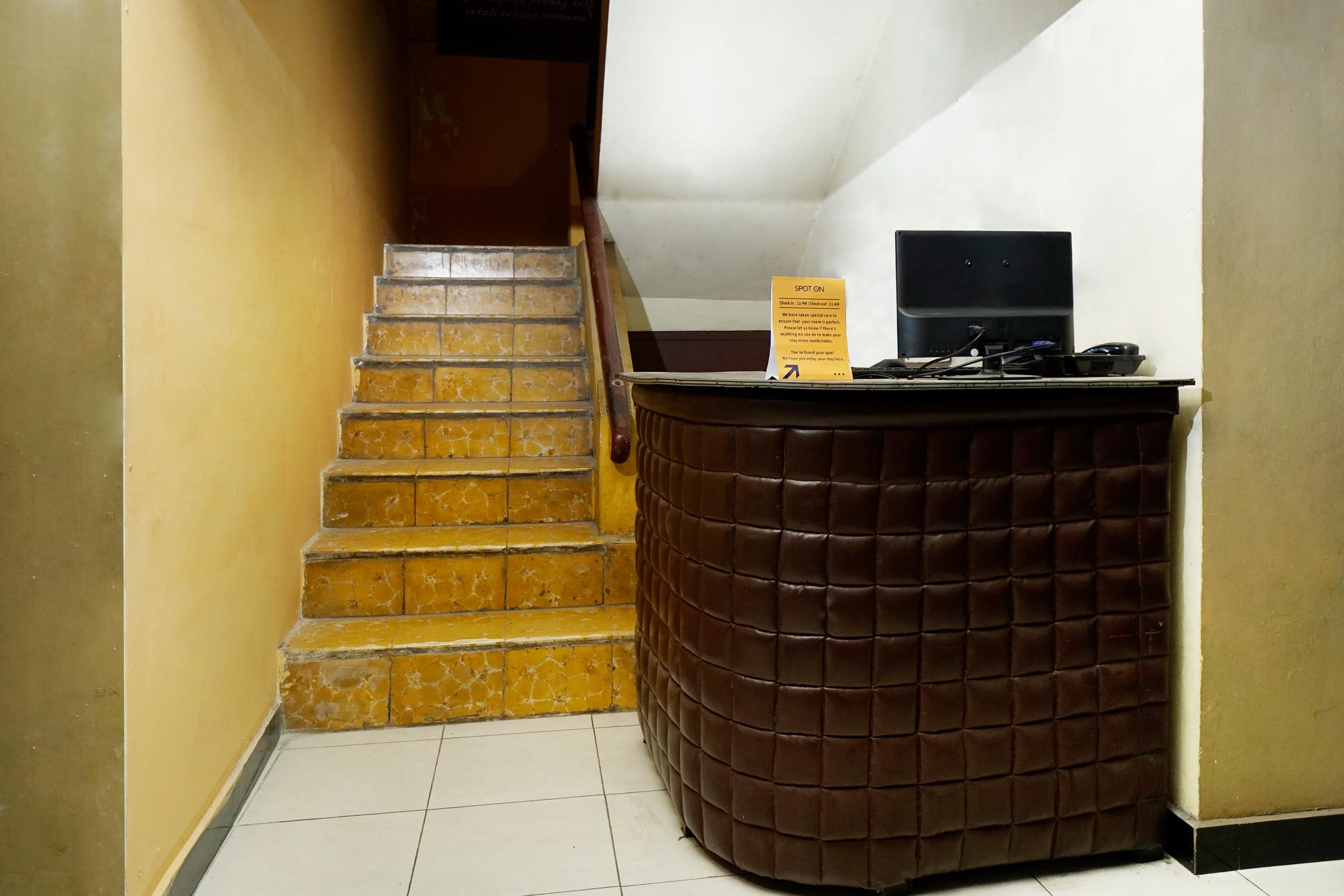 Hotel Pelangi Hs Ngabean Exteriör bild