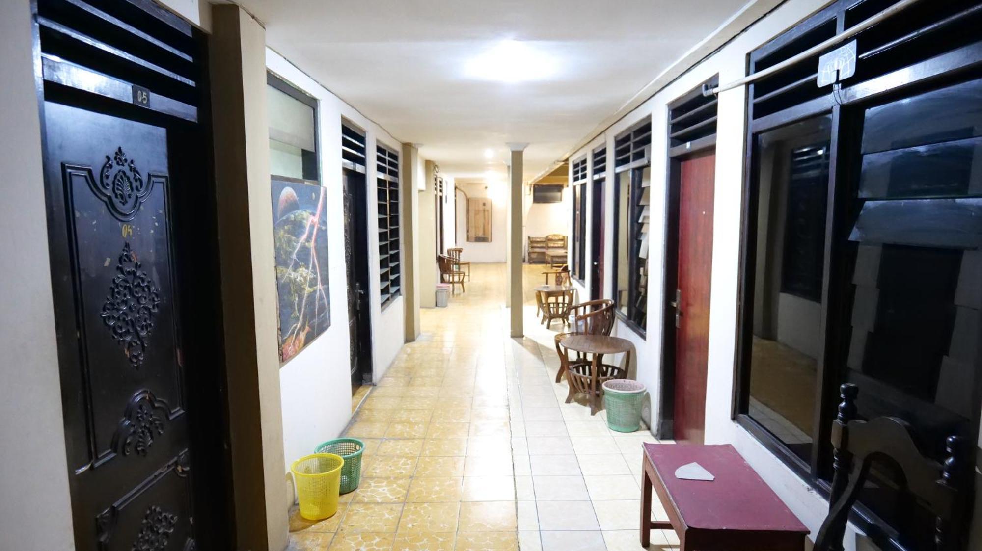 Hotel Pelangi Hs Ngabean Exteriör bild