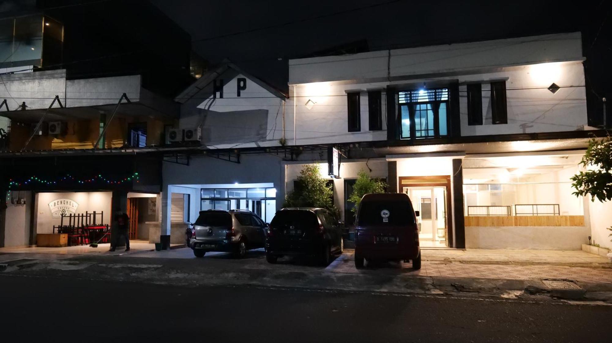 Hotel Pelangi Hs Ngabean Exteriör bild
