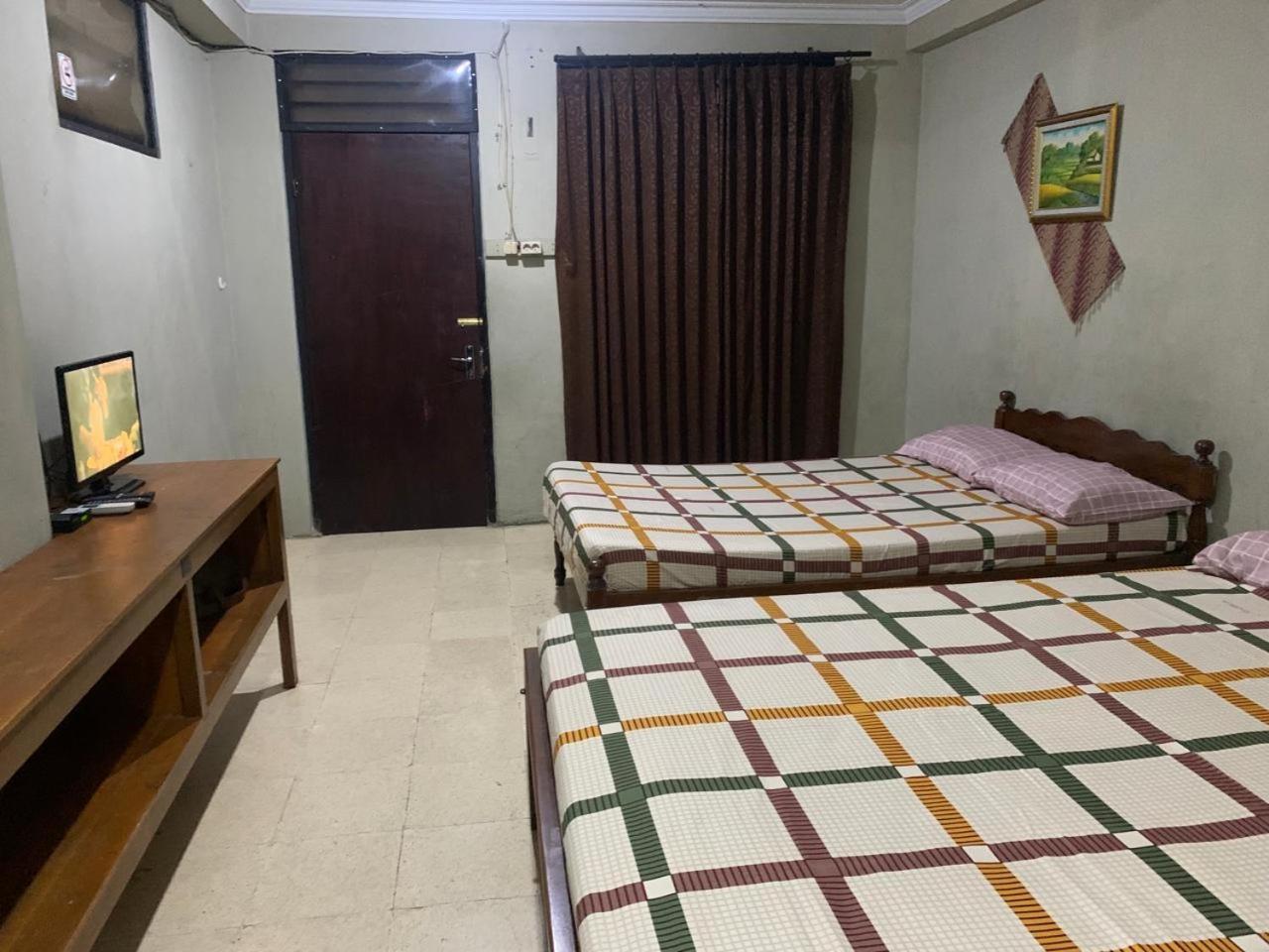 Hotel Pelangi Hs Ngabean Exteriör bild