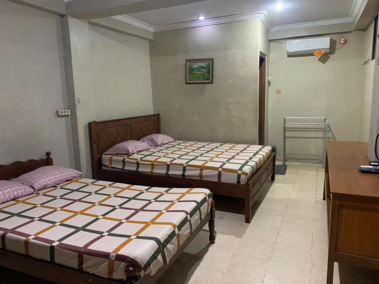 Hotel Pelangi Hs Ngabean Exteriör bild